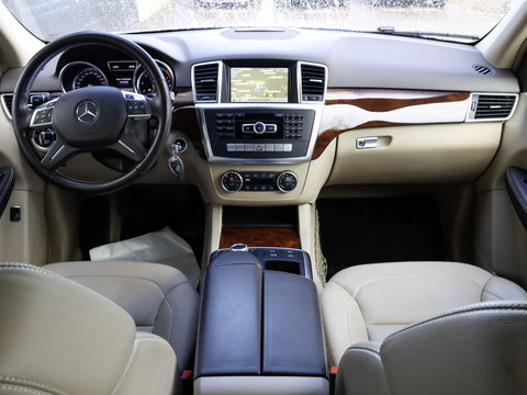 Mercedes-Benz M-Klasse 350 Luchtvering Leder Camera 306pk Trekhaak