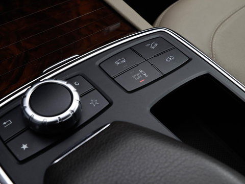 Mercedes-Benz M-Klasse 350 Luchtvering Leder Camera 306pk Trekhaak