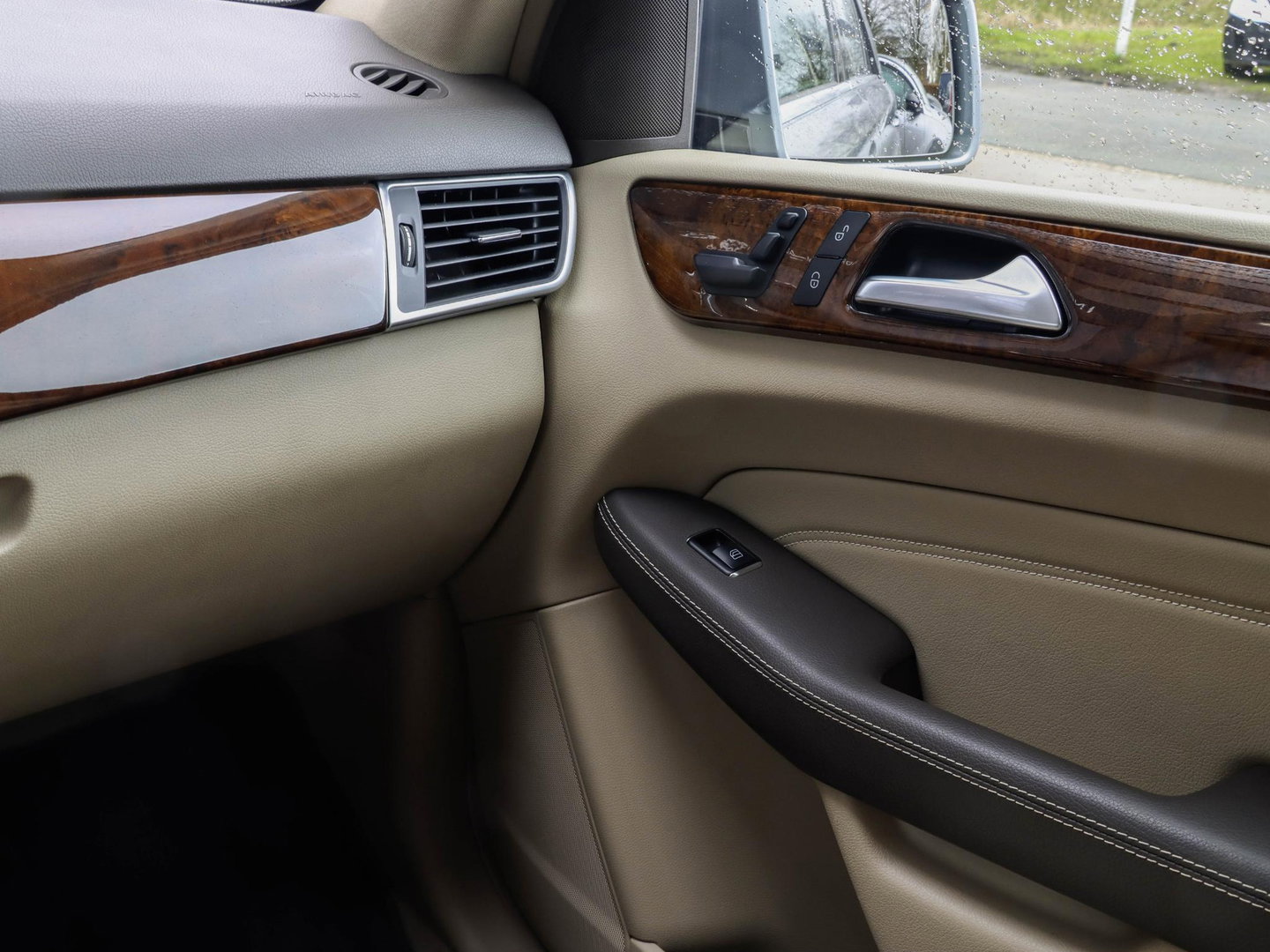 Mercedes-Benz M-Klasse 350 Luchtvering Leder Camera 306pk Trekhaak