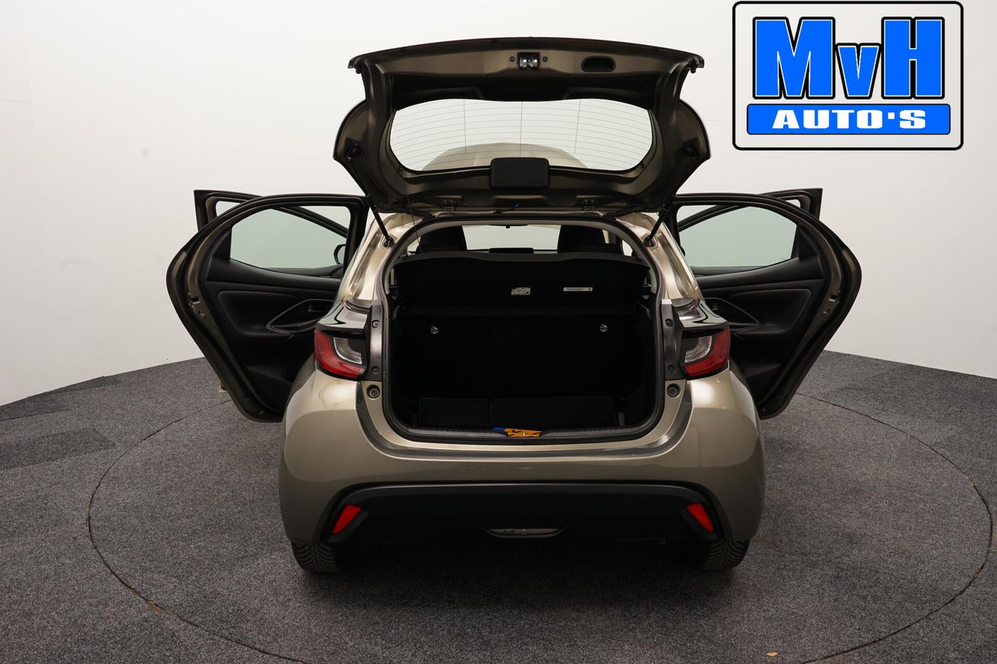 Toyota Yaris 1.5 VVT-i Active|CAMERA|ADAP.CRUISE|CARPLAY|NAP