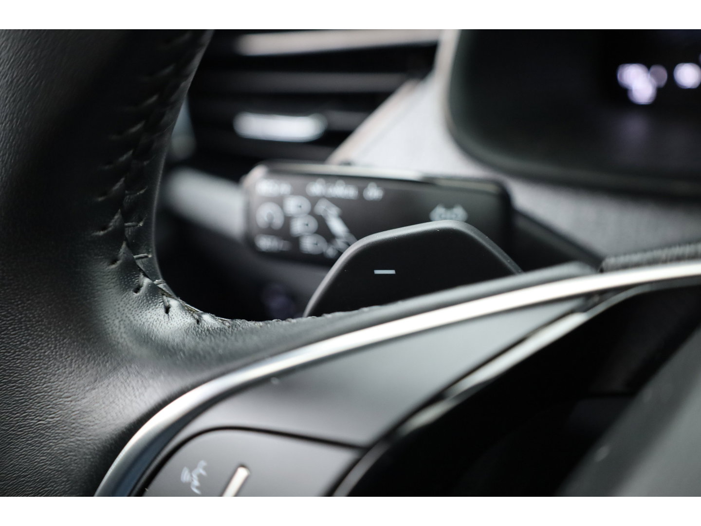 Škoda Kamiq 1.5 TSI ACT Sport 150pk | Digi. Cockpit | Camera | Stoelverw. | PDC | Apple CarPlay | All Seasons | 17'' | Cruise |