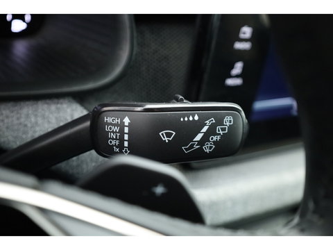 Škoda Kamiq 1.5 TSI ACT Sport 150pk | Digi. Cockpit | Camera | Stoelverw. | PDC | Apple CarPlay | All Seasons | 17'' | Cruise |