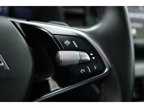 Škoda Kamiq 1.5 TSI ACT Sport 150pk | Digi. Cockpit | Camera | Stoelverw. | PDC | Apple CarPlay | All Seasons | 17'' | Cruise |