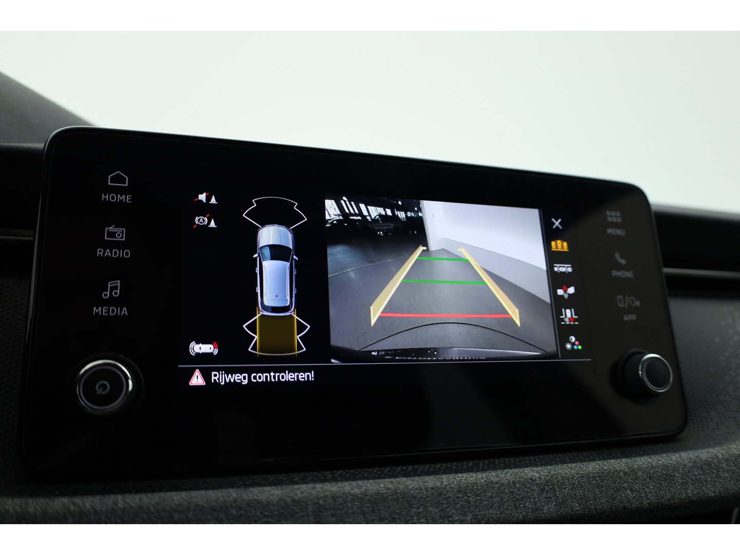 Škoda Kamiq 1.5 TSI ACT Sport 150pk | Digi. Cockpit | Camera | Stoelverw. | PDC | Apple CarPlay | All Seasons | 17'' | Cruise |