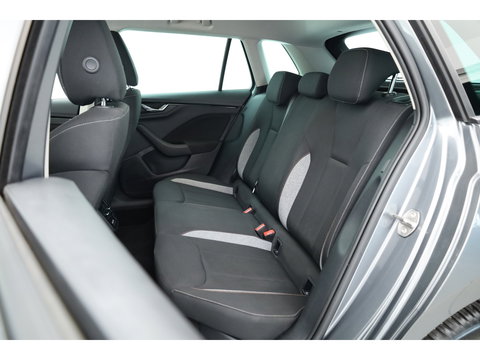 Škoda Kamiq 1.5 TSI ACT Sport 150pk | Digi. Cockpit | Camera | Stoelverw. | PDC | Apple CarPlay | All Seasons | 17'' | Cruise |