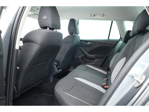 Škoda Kamiq 1.5 TSI ACT Sport 150pk | Digi. Cockpit | Camera | Stoelverw. | PDC | Apple CarPlay | All Seasons | 17'' | Cruise |