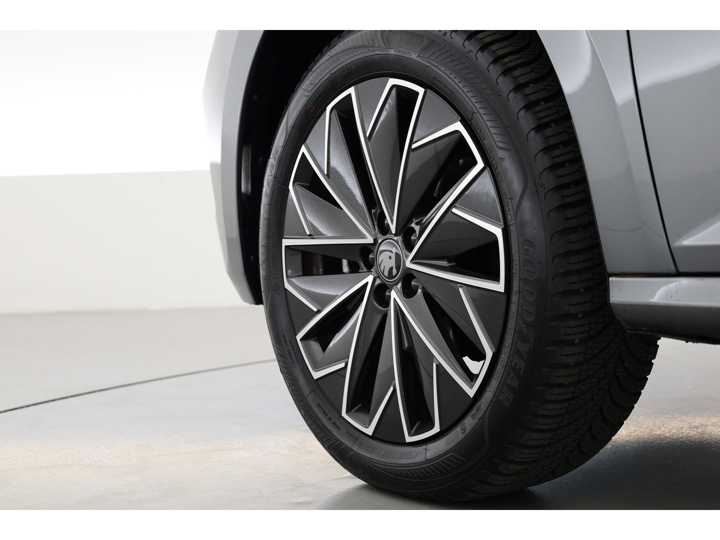 Škoda Kamiq 1.5 TSI ACT Sport 150pk | Digi. Cockpit | Camera | Stoelverw. | PDC | Apple CarPlay | All Seasons | 17'' | Cruise |