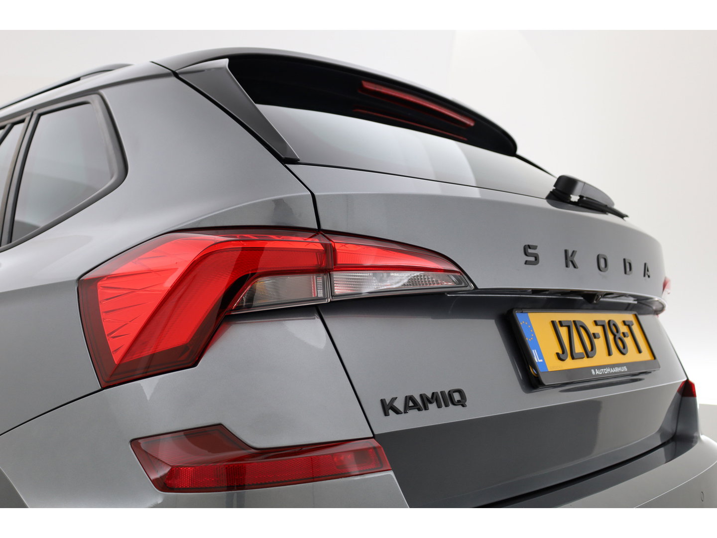 Škoda Kamiq 1.5 TSI ACT Sport 150pk | Digi. Cockpit | Camera | Stoelverw. | PDC | Apple CarPlay | All Seasons | 17'' | Cruise |