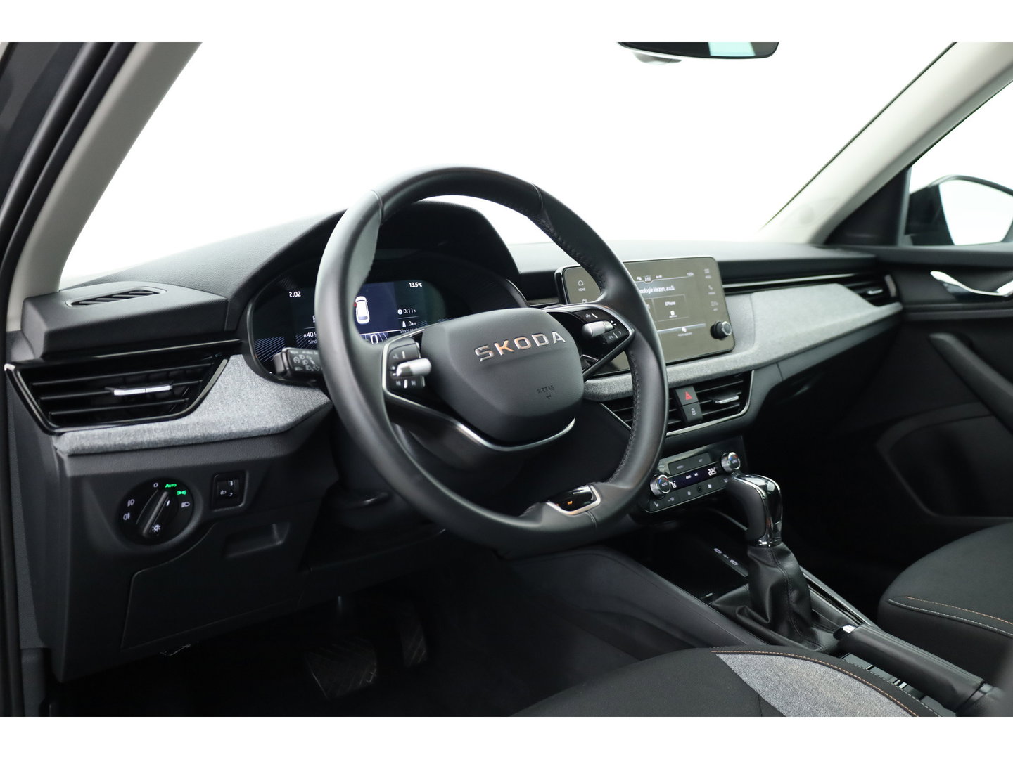 Škoda Kamiq 1.5 TSI ACT Sport 150pk | Digi. Cockpit | Camera | Stoelverw. | PDC | Apple CarPlay | All Seasons | 17'' | Cruise |