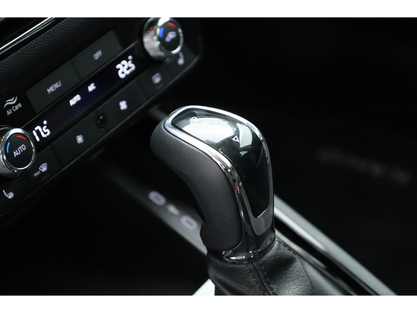 Škoda Kamiq 1.5 TSI ACT Sport 150pk | Digi. Cockpit | Camera | Stoelverw. | PDC | Apple CarPlay | All Seasons | 17'' | Cruise |