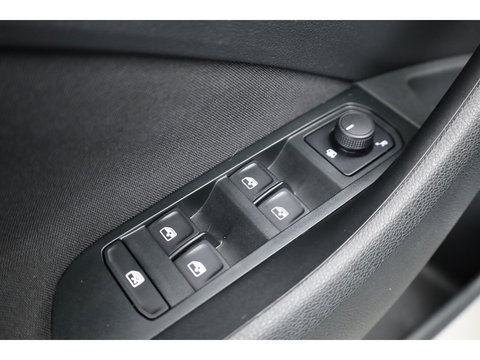 Škoda Kamiq 1.5 TSI ACT Sport 150pk | Digi. Cockpit | Camera | Stoelverw. | PDC | Apple CarPlay | All Seasons | 17'' | Cruise |