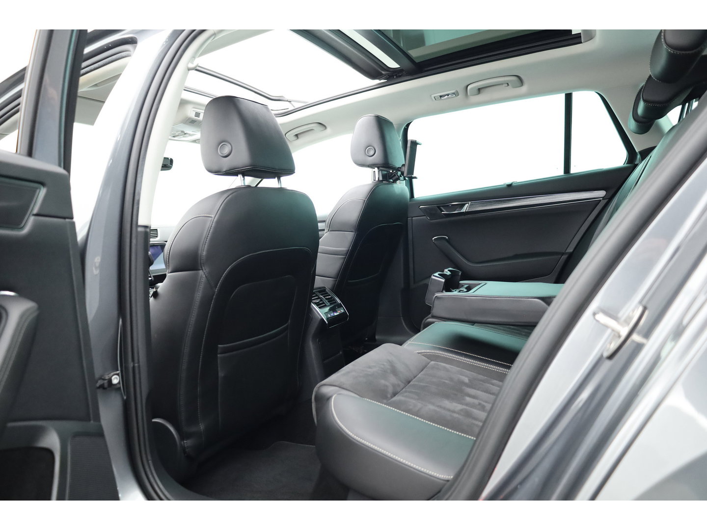 Škoda Superb Combi 1.4 TSI iV PHEV Style | Pano | Memory Seats | Digi. Cockpit | Stoel- Stuurverw. | Adapt. Cruise | Camera | Keyless |