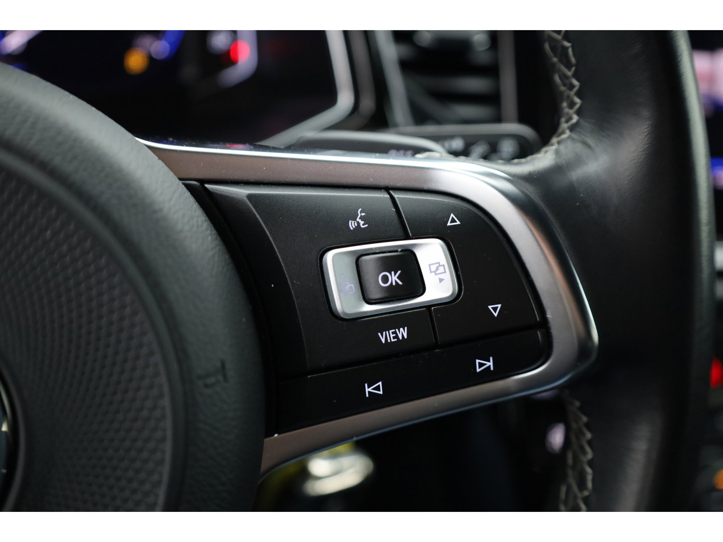 Volkswagen T-Roc 1.5 TSI Sport DSG | Digi. Cockpit |  Apple CarPlay | Adapt. Cruise | Beats Audio | Dodehoekdet.| PDC V+A