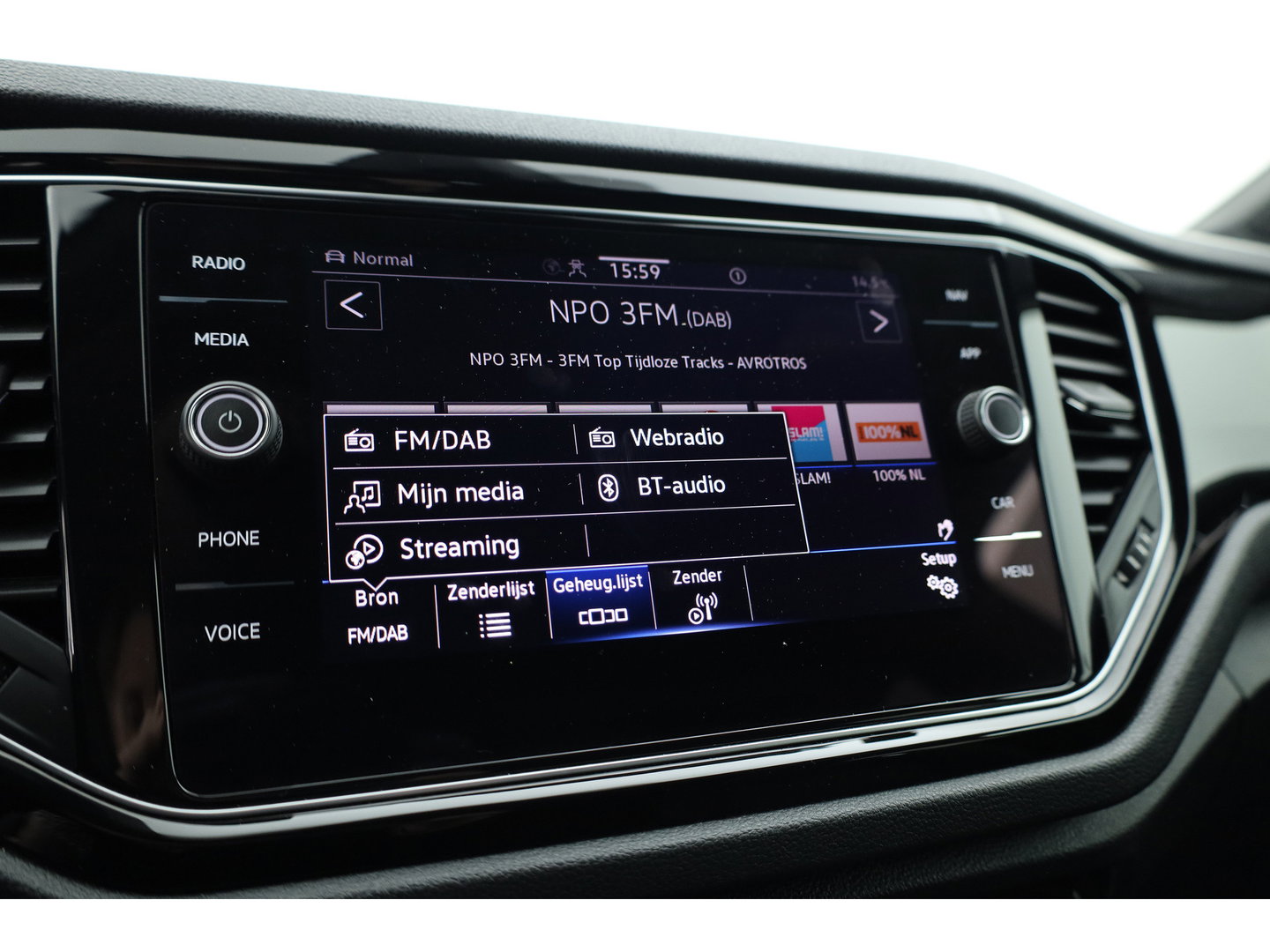 Volkswagen T-Roc 1.5 TSI Sport DSG | Digi. Cockpit |  Apple CarPlay | Adapt. Cruise | Beats Audio | Dodehoekdet.| PDC V+A