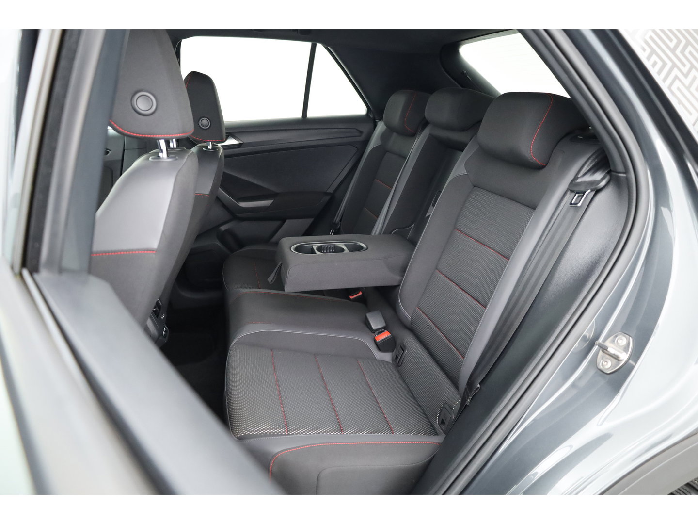 Volkswagen T-Roc 1.5 TSI Sport DSG | Digi. Cockpit |  Apple CarPlay | Adapt. Cruise | Beats Audio | Dodehoekdet.| PDC V+A