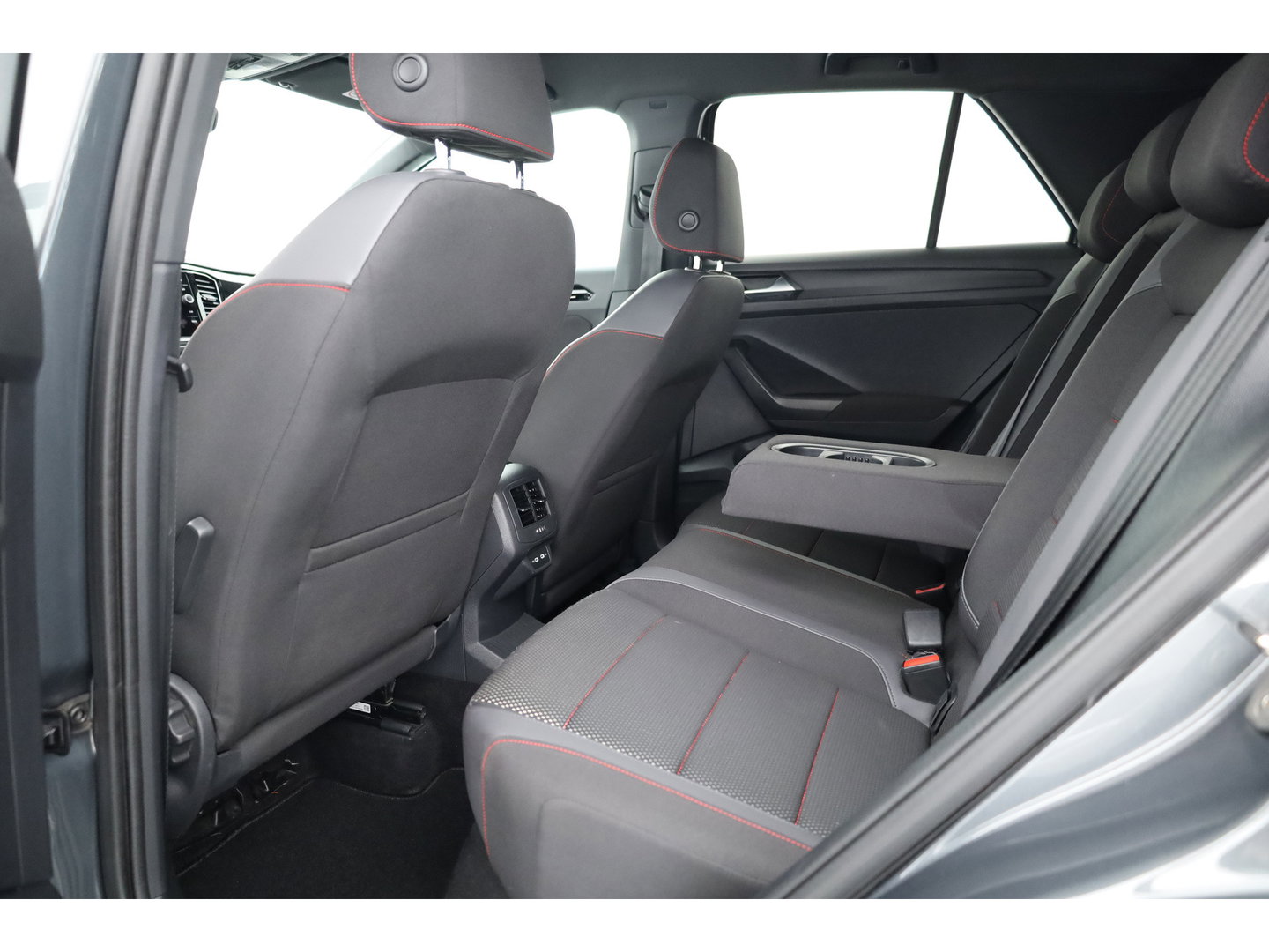 Volkswagen T-Roc 1.5 TSI Sport DSG | Digi. Cockpit |  Apple CarPlay | Adapt. Cruise | Beats Audio | Dodehoekdet.| PDC V+A