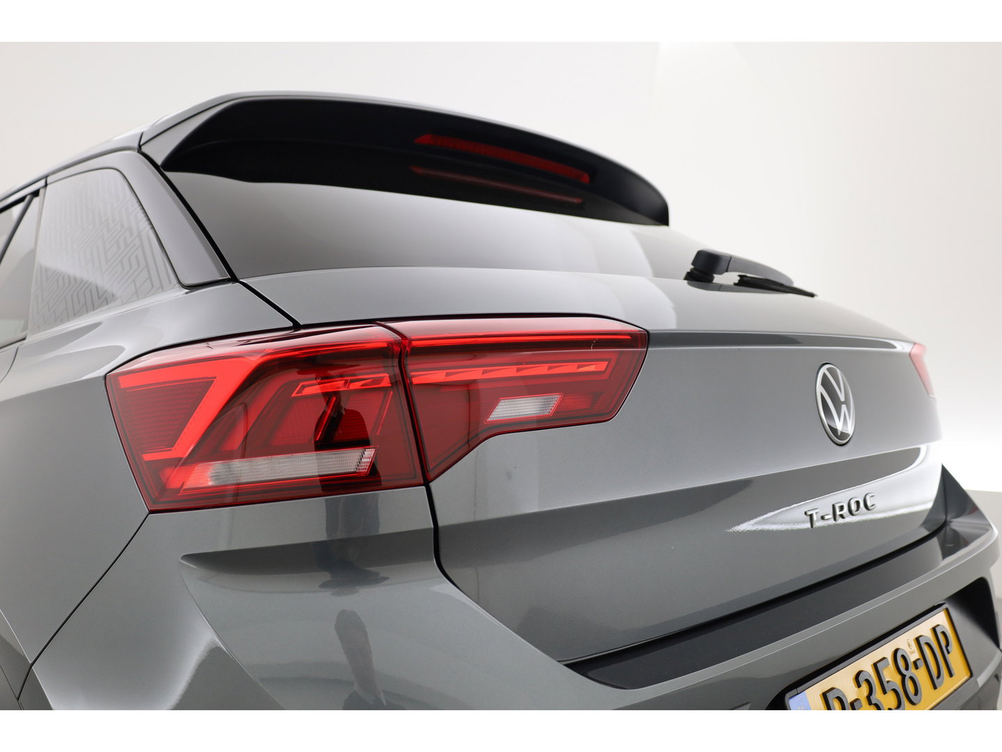 Volkswagen T-Roc 1.5 TSI Sport DSG | Digi. Cockpit |  Apple CarPlay | Adapt. Cruise | Beats Audio | Dodehoekdet.| PDC V+A