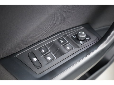 Volkswagen T-Roc 1.5 TSI Sport DSG | Digi. Cockpit |  Apple CarPlay | Adapt. Cruise | Beats Audio | Dodehoekdet.| PDC V+A