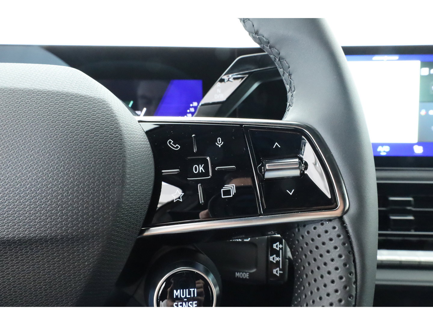 Renault Clio 1.8 Hybrid 160 techno | Google info. | 360cam | Stoelverw. | 18'' | Adapt. Cruise | Dodehoekdet. | Apple CarPlay