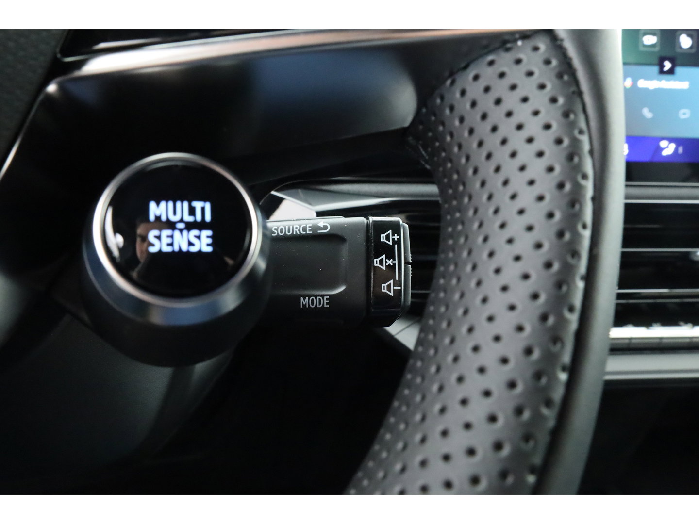 Renault Clio 1.8 Hybrid 160 techno | Google info. | 360cam | Stoelverw. | 18'' | Adapt. Cruise | Dodehoekdet. | Apple CarPlay