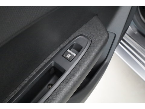 Renault Clio 1.8 Hybrid 160 techno | Google info. | 360cam | Stoelverw. | 18'' | Adapt. Cruise | Dodehoekdet. | Apple CarPlay