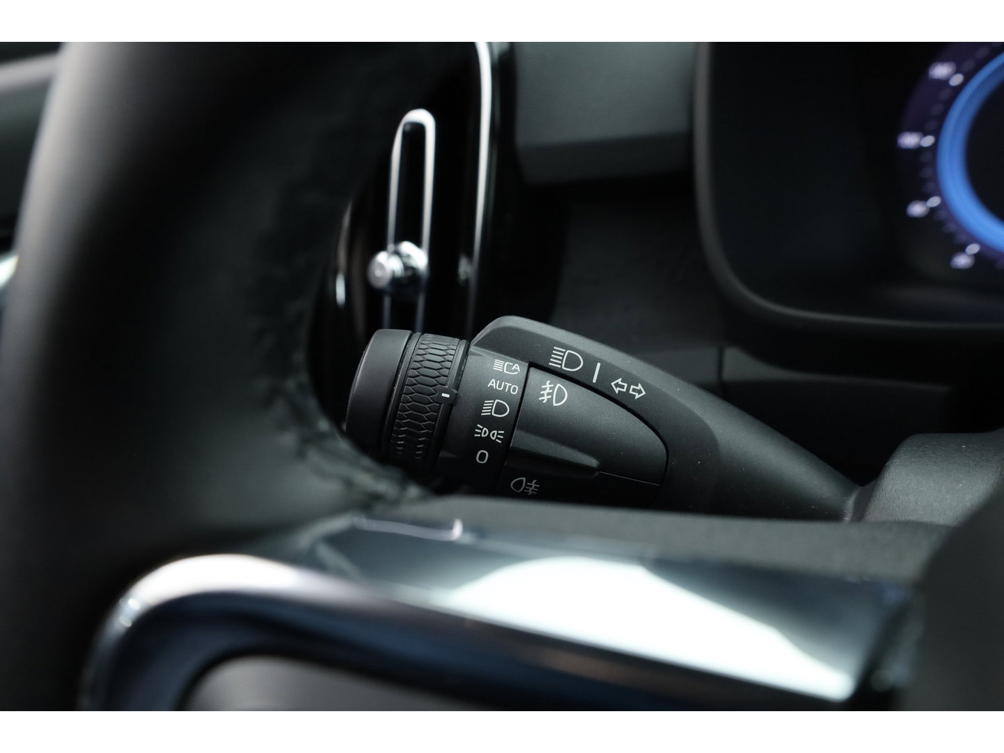 Volvo XC40 Single Motor Plus 69 kWh | Pano | Harman Kardon | 360cam | Apple CarPlay | Adapt. Cruise | Stoel- Stuurverw.