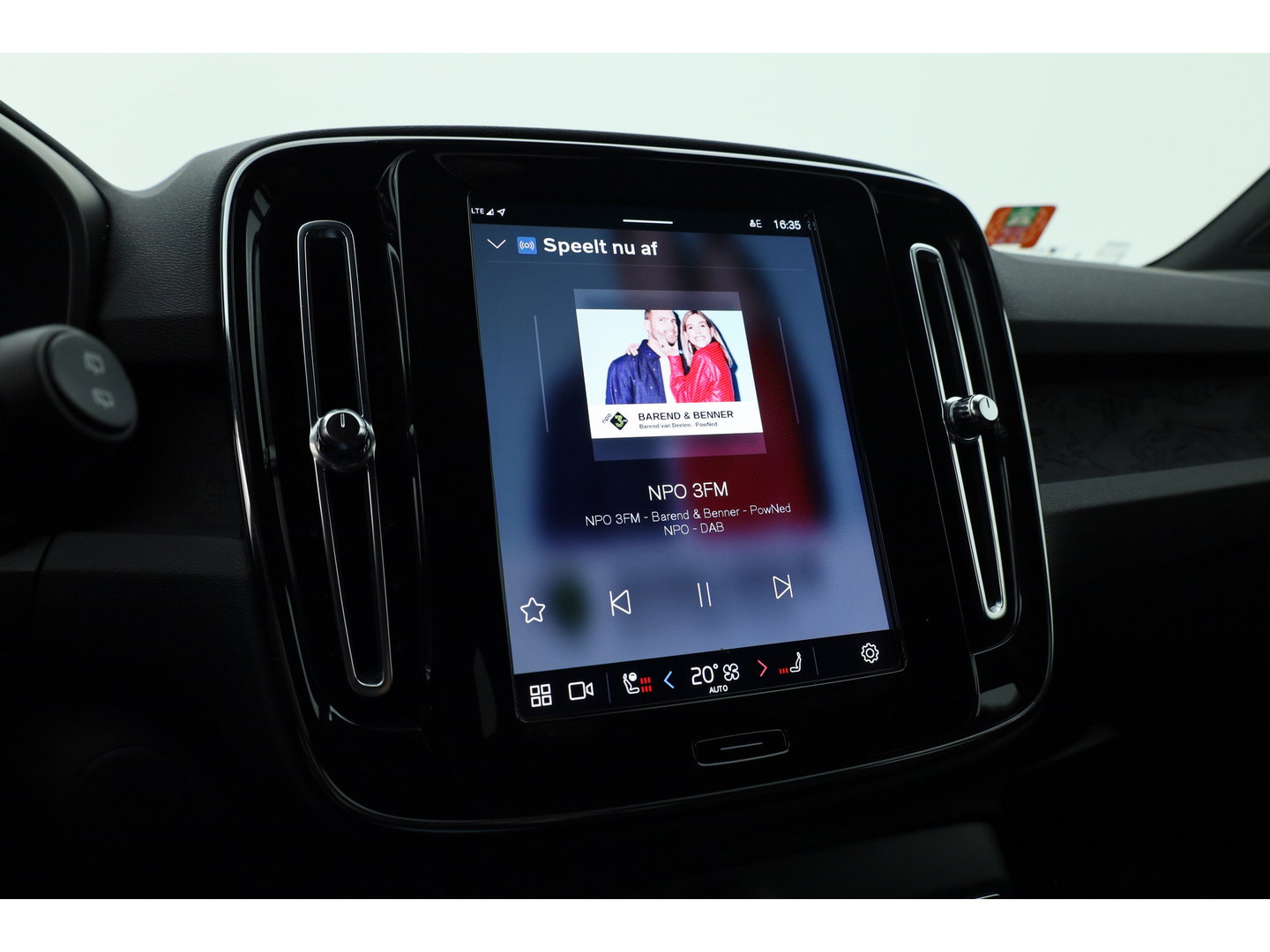 Volvo XC40 Single Motor Plus 69 kWh | Pano | Harman Kardon | 360cam | Apple CarPlay | Adapt. Cruise | Stoel- Stuurverw.