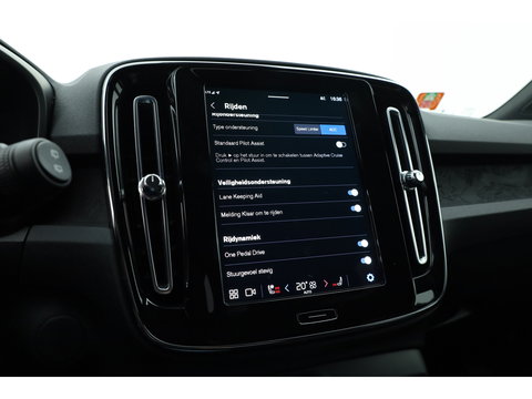 Volvo XC40 Single Motor Plus 69 kWh | Pano | Harman Kardon | 360cam | Apple CarPlay | Adapt. Cruise | Stoel- Stuurverw.