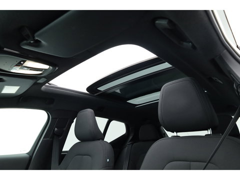 Volvo XC40 Single Motor Plus 69 kWh | Pano | Harman Kardon | 360cam | Apple CarPlay | Adapt. Cruise | Stoel- Stuurverw.