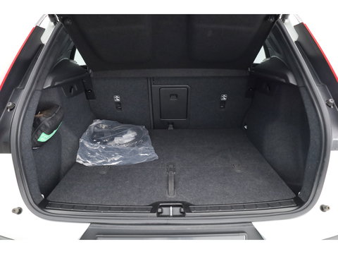 Volvo XC40 Single Motor Plus 69 kWh | Pano | Harman Kardon | 360cam | Apple CarPlay | Adapt. Cruise | Stoel- Stuurverw.