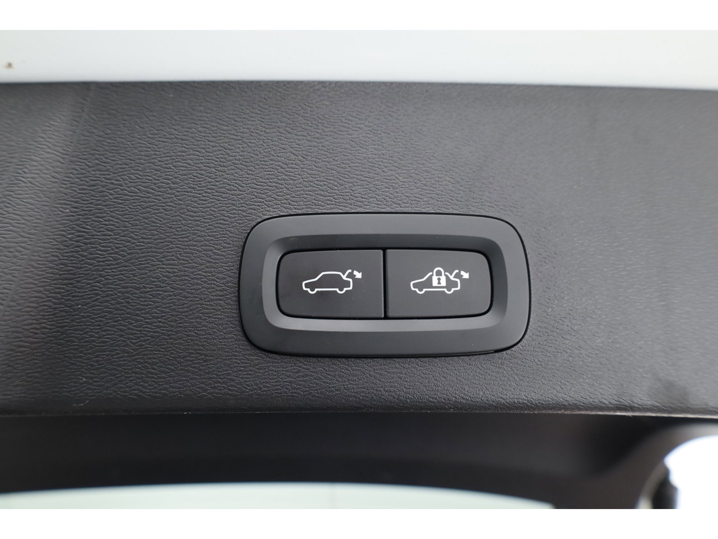 Volvo XC40 Single Motor Plus 69 kWh | Pano | Harman Kardon | 360cam | Apple CarPlay | Adapt. Cruise | Stoel- Stuurverw.