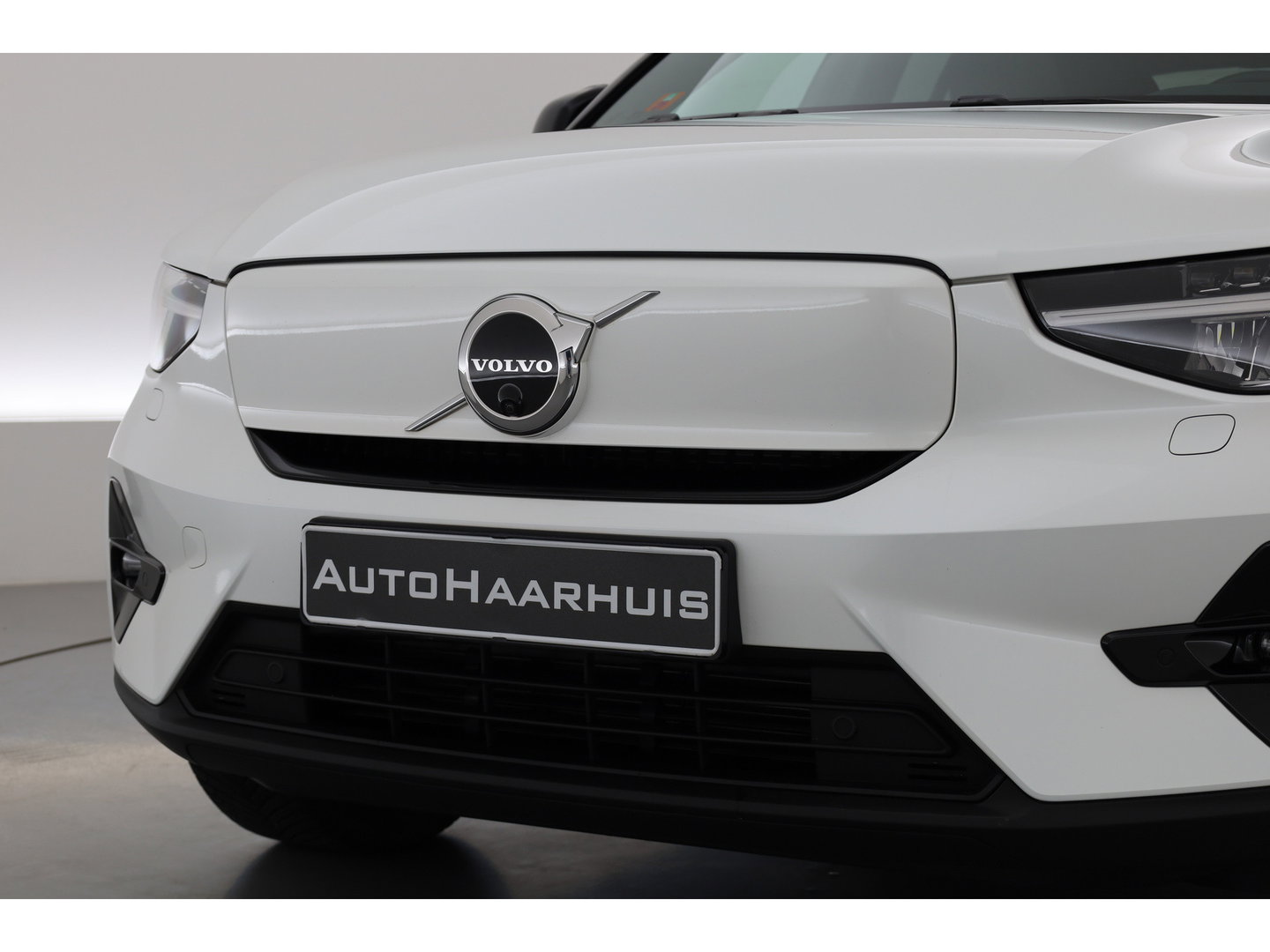 Volvo XC40 Single Motor Plus 69 kWh | Pano | Harman Kardon | 360cam | Apple CarPlay | Adapt. Cruise | Stoel- Stuurverw.