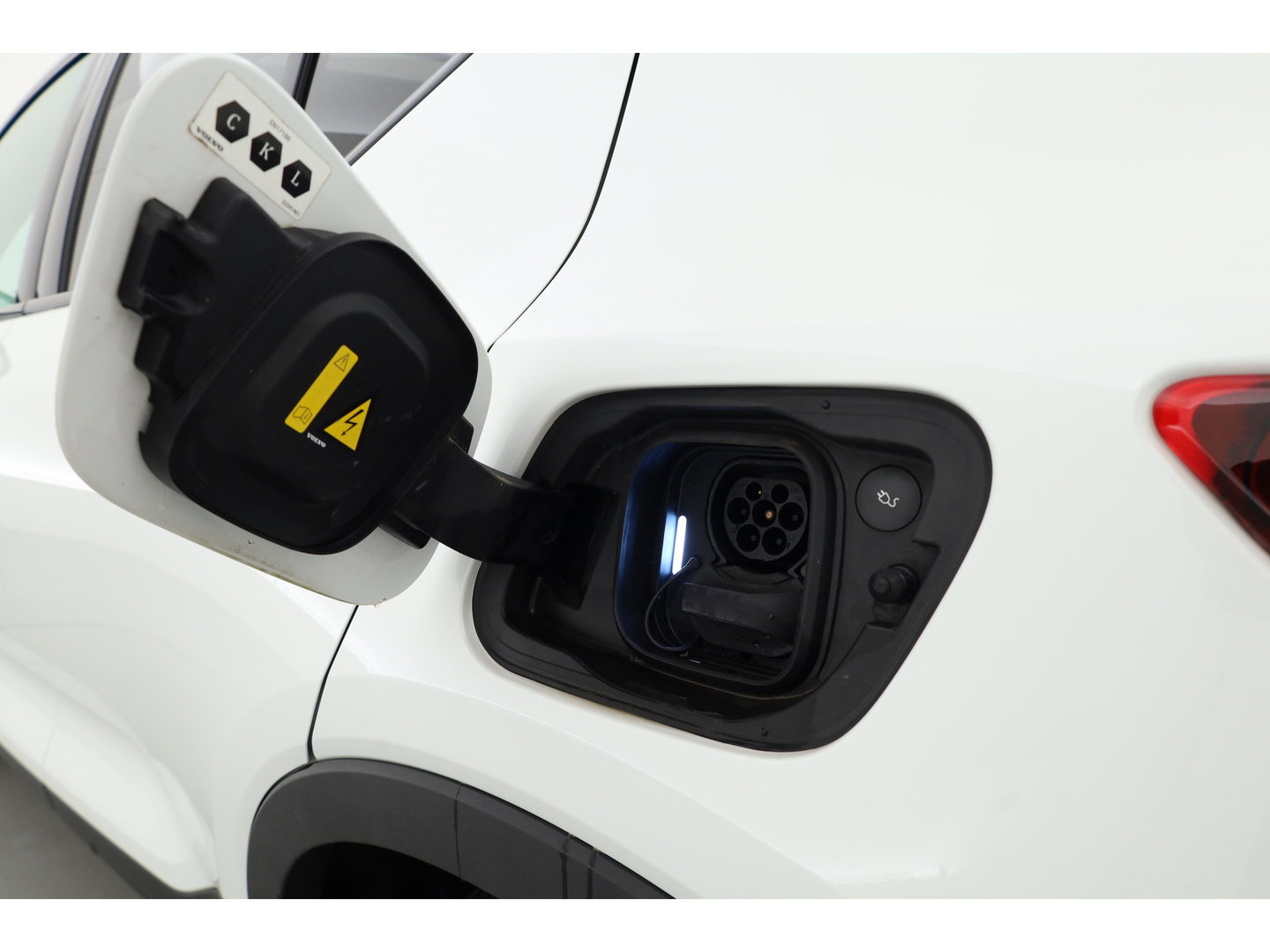 Volvo XC40 Single Motor Plus 69 kWh | Pano | Harman Kardon | 360cam | Apple CarPlay | Adapt. Cruise | Stoel- Stuurverw.