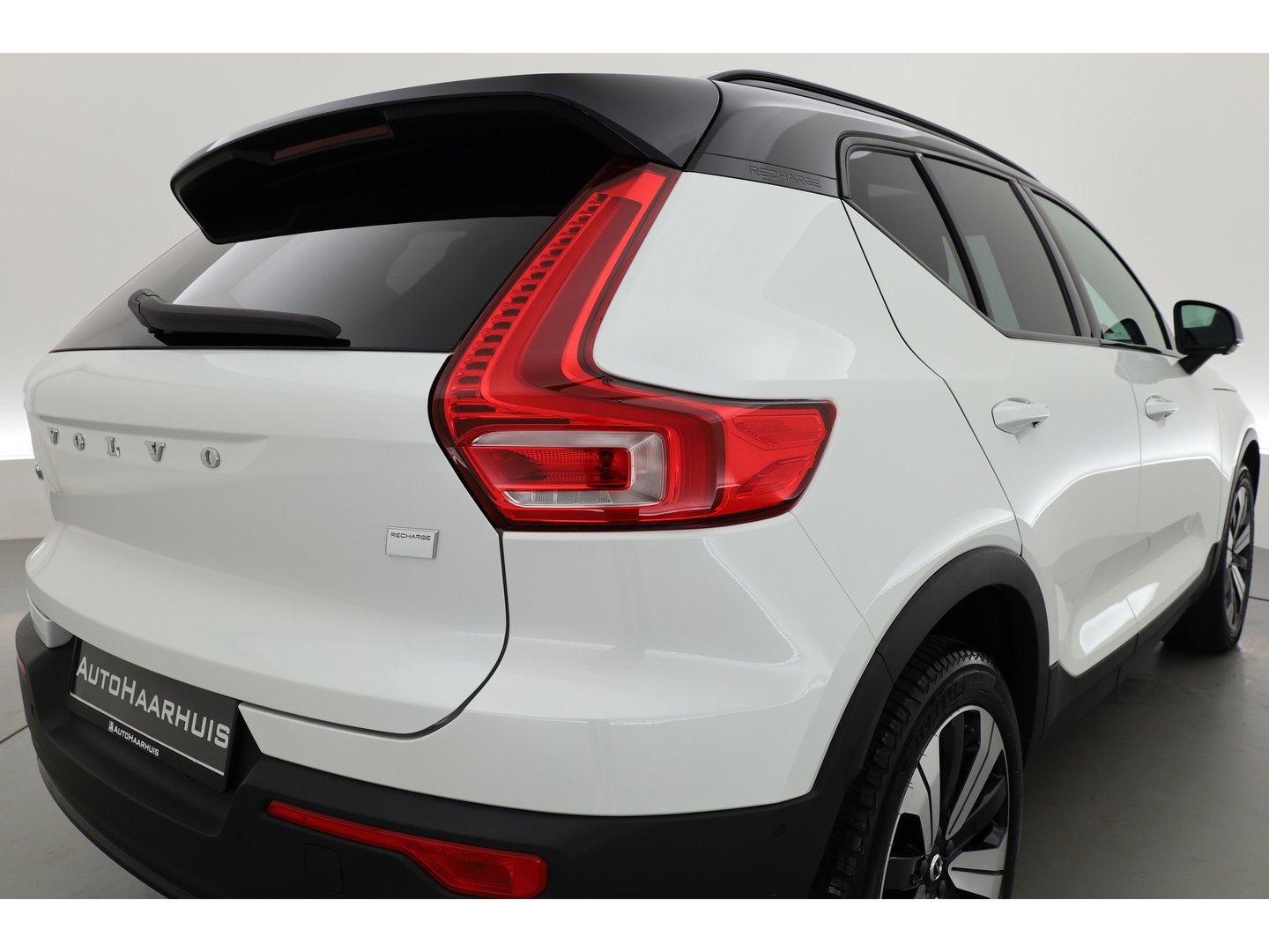 Volvo XC40 Single Motor Plus 69 kWh | Pano | Harman Kardon | 360cam | Apple CarPlay | Adapt. Cruise | Stoel- Stuurverw.