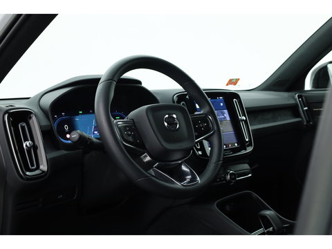 Volvo XC40 Single Motor Plus 69 kWh | Pano | Harman Kardon | 360cam | Apple CarPlay | Adapt. Cruise | Stoel- Stuurverw.