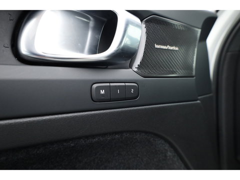 Volvo XC40 Single Motor Plus 69 kWh | Pano | Harman Kardon | 360cam | Apple CarPlay | Adapt. Cruise | Stoel- Stuurverw.