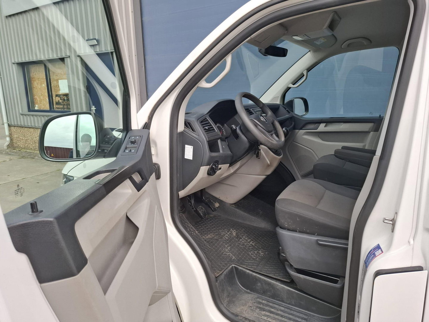 Volkswagen Transporter 2.0 TDI L1H1 Trendline AIRCO / CRUISE CONTROLE / TREKHAAK / EURO 6