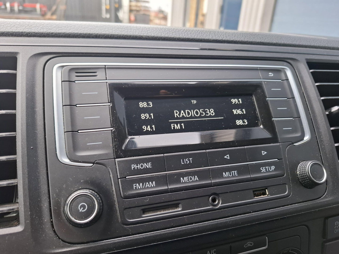 Volkswagen Transporter 2.0 TDI L1H1 Trendline AIRCO / CRUISE CONTROLE / TREKHAAK / EURO 6