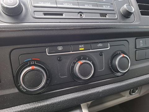 Volkswagen Transporter 2.0 TDI L1H1 Trendline AIRCO / CRUISE CONTROLE / TREKHAAK / EURO 6