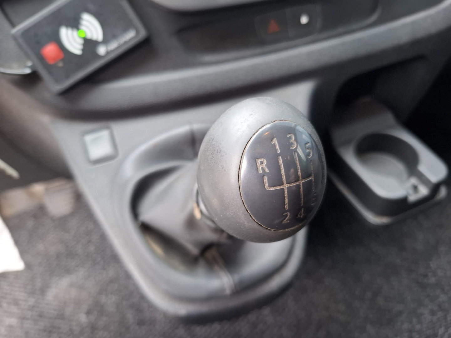 Renault Trafic 1.6 dCi T29 L2H1 Comfort Energy AIRCO / CRUISE CONTROLE / NAVI / TREKHAAK / EURO 6 / CAMERA