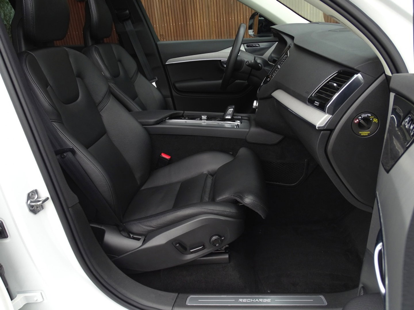 Volvo XC90 T8 394PK AWD / 2020 / R-Design / 22'' / 360° / 7 pers