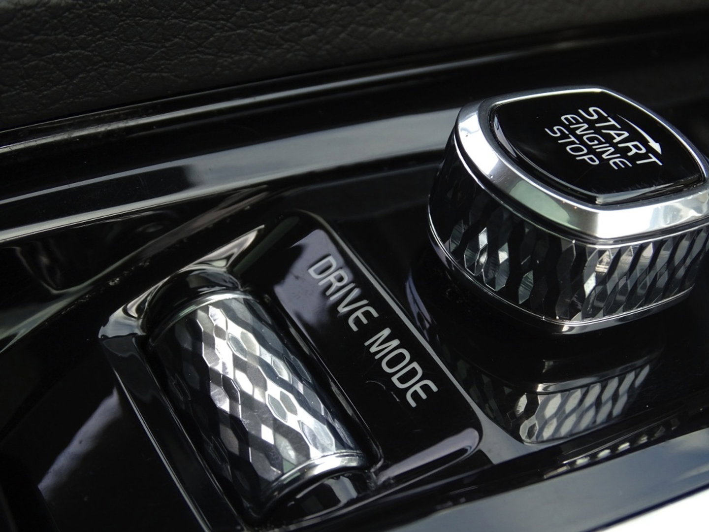 Volvo XC90 T8 394PK AWD / 2020 / R-Design / 22'' / 360° / 7 pers