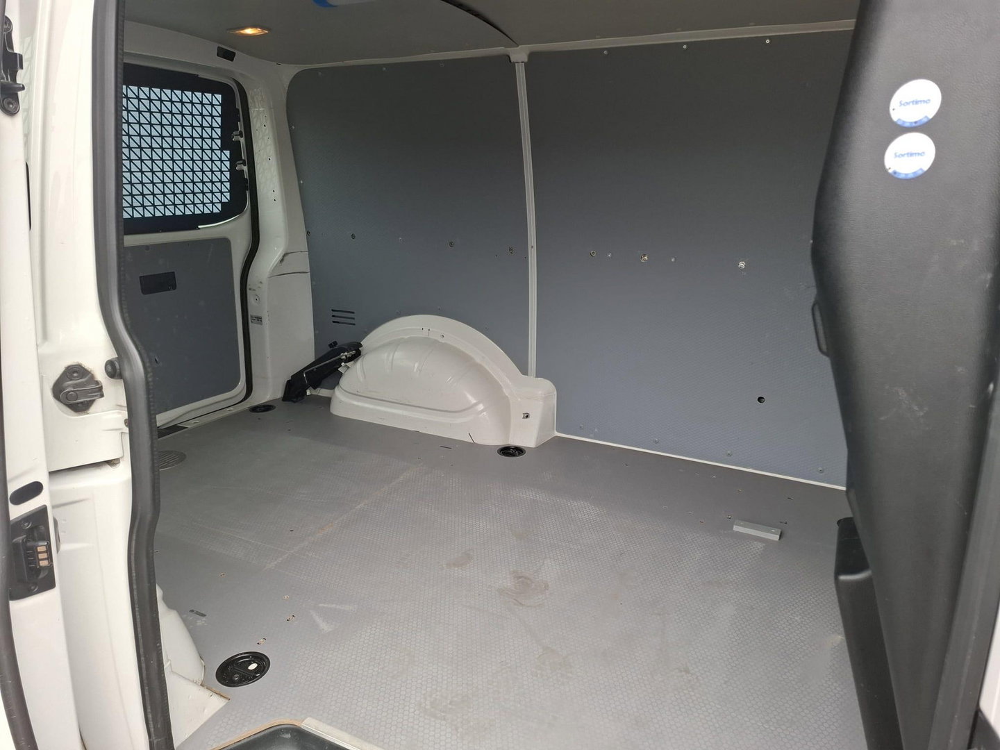 Volkswagen Transporter 2.0 TDI L1H1 Trendline AIRCO / CRUISE CONTROLE / TREKHAAK / EURO 6