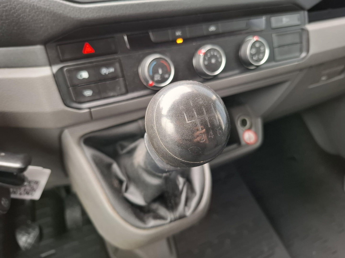 Volkswagen Crafter 35 2.0 TDI L3H3 AIRCO / CRUISE CONTROLE / CARPLAY / CAMERA / TREKHAAK