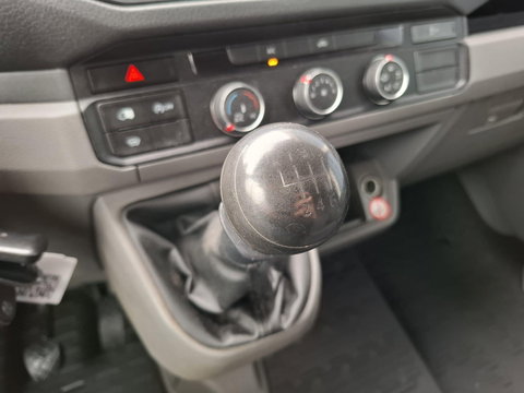 Volkswagen Crafter 35 2.0 TDI L3H3 AIRCO / CRUISE CONTROLE / CARPLAY / CAMERA / TREKHAAK