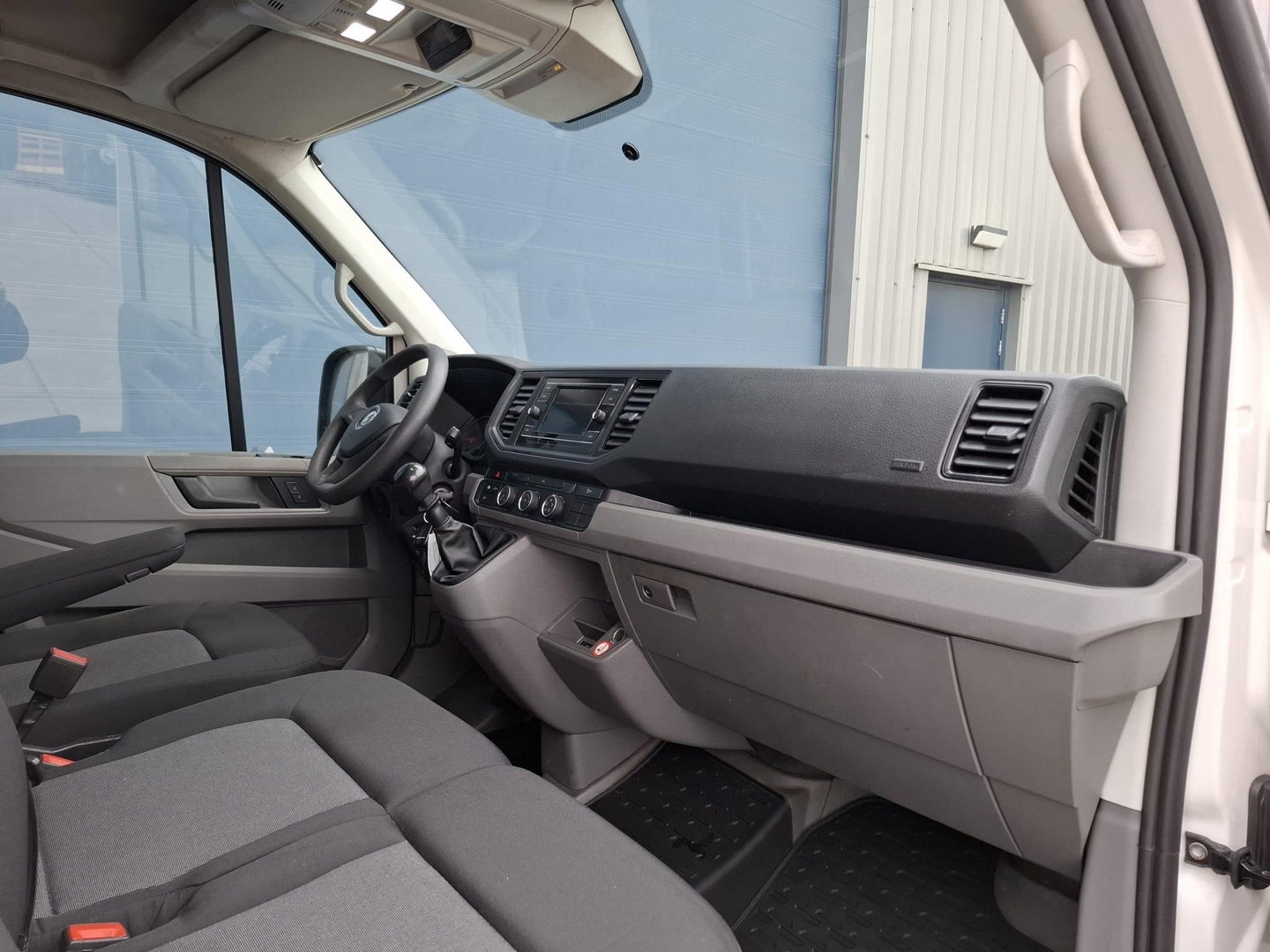 Volkswagen Crafter 35 2.0 TDI L3H3 AIRCO / CRUISE CONTROLE / CARPLAY / CAMERA / TREKHAAK