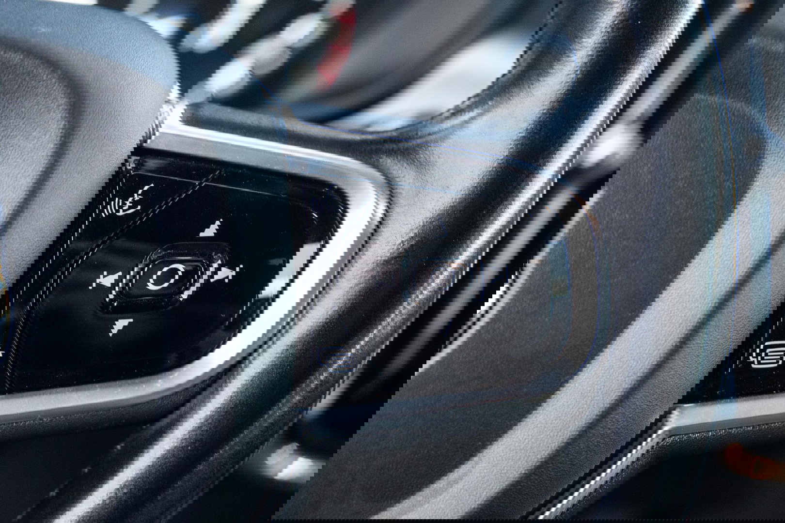 Volvo V90 2.0 T5 Momentum LEER / CARPLAY / ADAPTIVE CRUISE  / STOELVERWAMING / NAVI