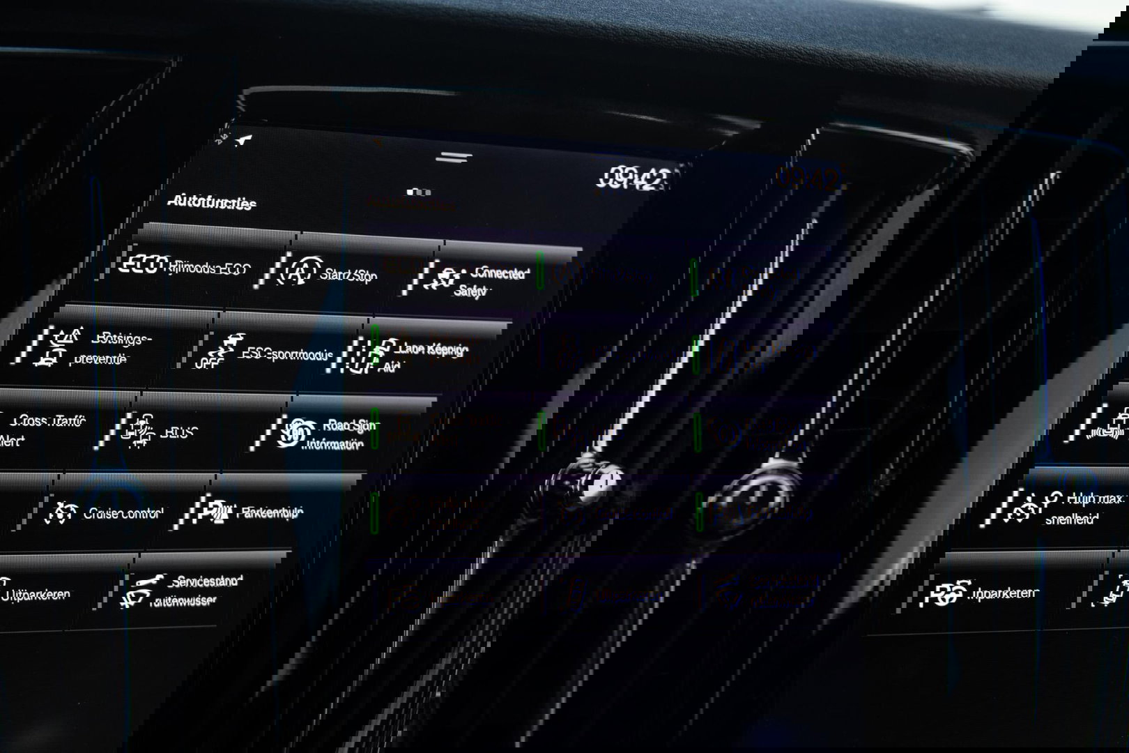 Volvo V90 2.0 T5 Momentum LEER / CARPLAY / ADAPTIVE CRUISE  / STOELVERWAMING / NAVI