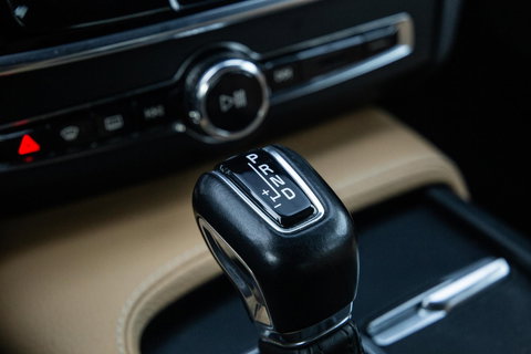 Volvo V90 2.0 T5 Momentum LEER / CARPLAY / ADAPTIVE CRUISE  / STOELVERWAMING / NAVI