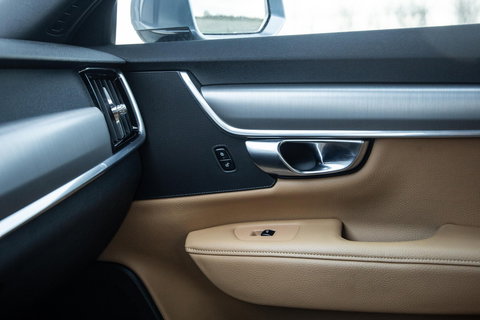 Volvo V90 2.0 T5 Momentum LEER / CARPLAY / ADAPTIVE CRUISE  / STOELVERWAMING / NAVI